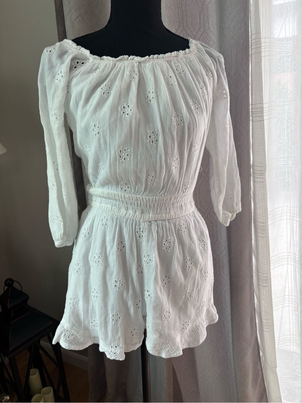 Hollister White Eyelet Romper size small Cottagecore Boho Beach Vacation